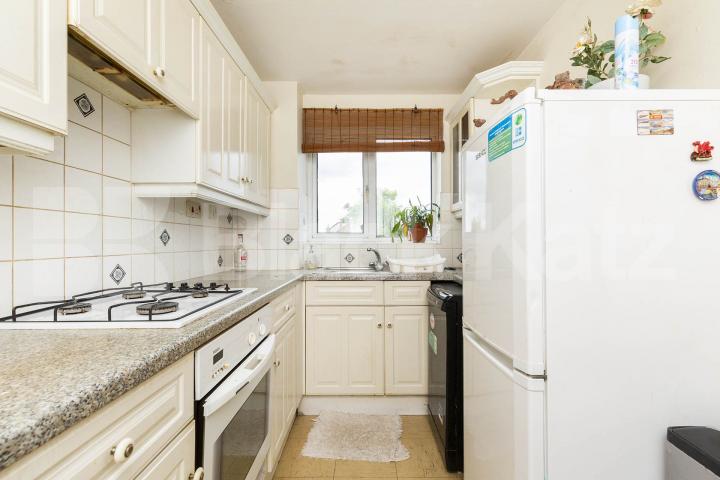 Spacious one bedroom property within a private development Cambridge Gardens, Muswell Hill